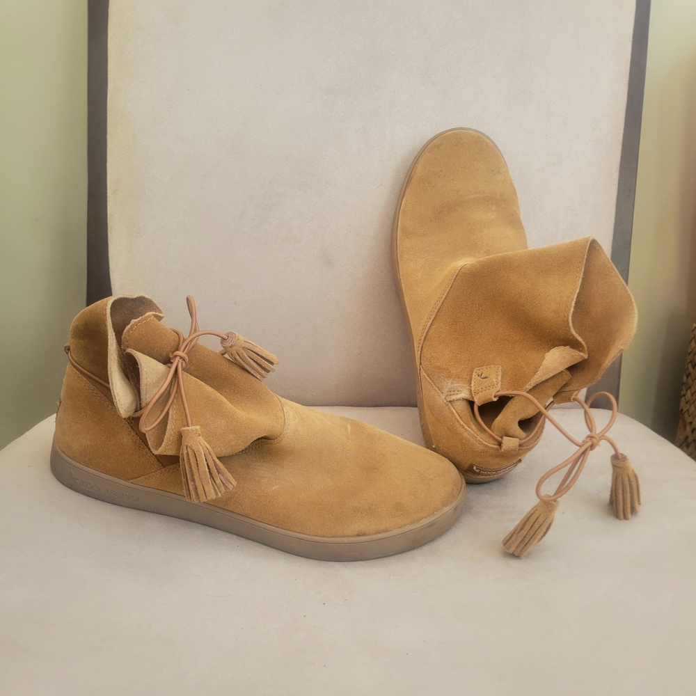 Koolaburra By Ugg Light Brown Suede Ankle Boots. Sz 9